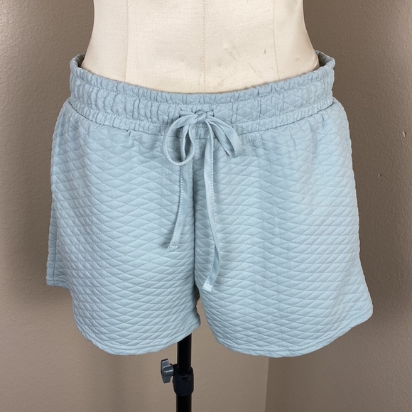 No Boundaries 2-Piece Quilted Short Set - Picture 3 of 7